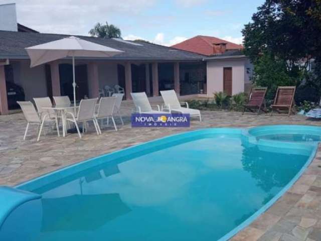 Residencia com piscina