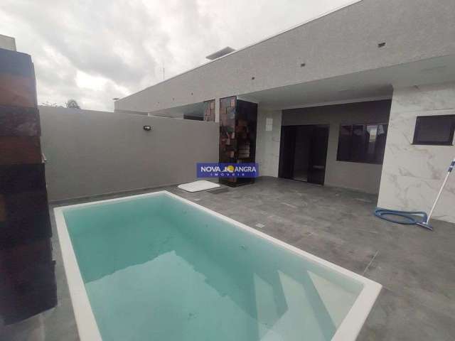 Residência de Alto padrão com piscina próxima do mar