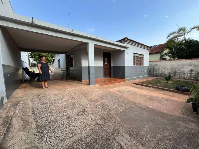 Casa para Venda em Campo Grande, Vila Albuquerque, 3 dormitórios, 1 banheiro, 2 vagas