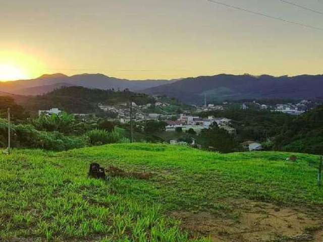 Terreno em Dom Joaquim para casa alto padrão a 9 km do centro de Brusque