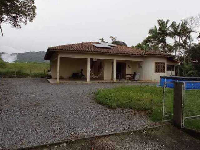 Casa à venda, 2 quartos, 1 suíte, 3 vagas, São Pedro - Brusque/SC