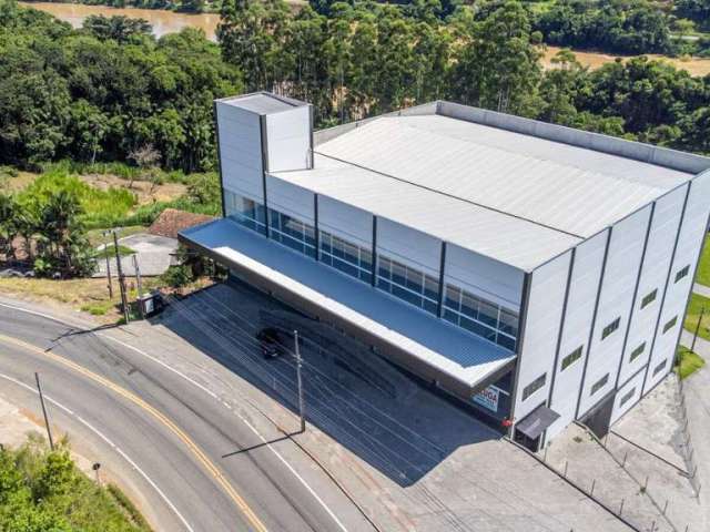 Amplo galpão de 3 pavimentos com 3.200m²!!!