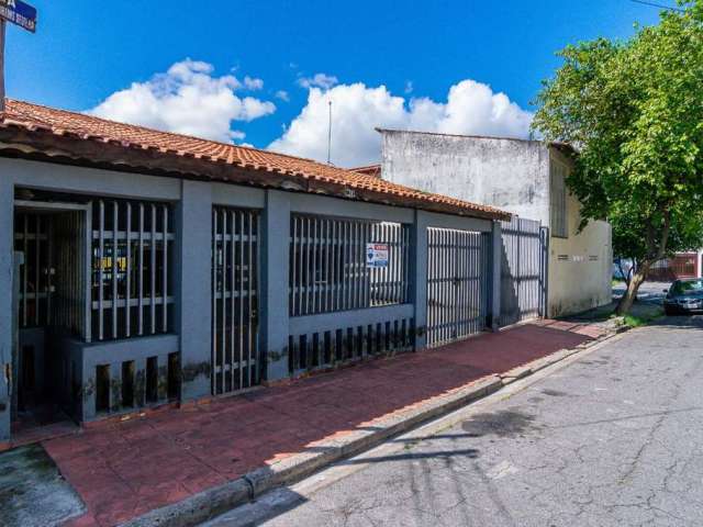 Casa tipo para venda com 3 quartos, 243m²