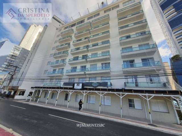 Apartamento com 2 dormitórios, prédio frente mar em Balneário Camboriú por R$870.000,00