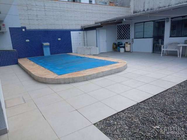 Casa com piscina a venda no vila real em balneário camboriú