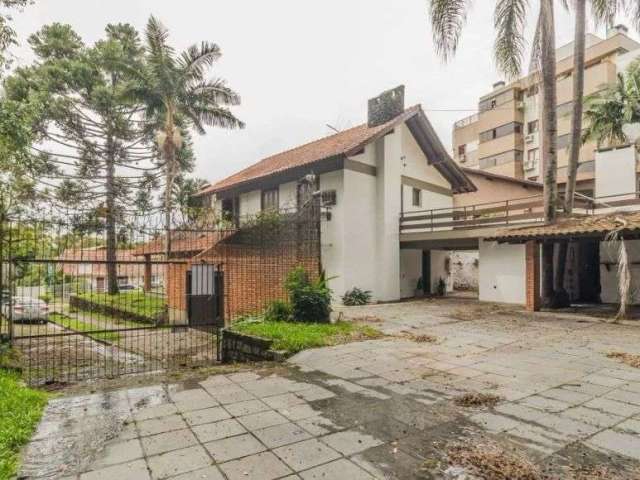 Casa de 400m² com 4 Quartos no Bairro Boa Vista