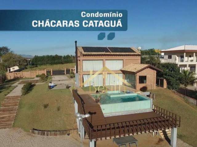 Village com 3 dormitórios à venda por R$ 3.950.000 - Chácaras Cataguá - Taubaté/SP