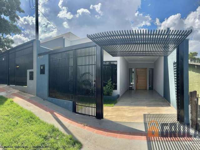 Casa para Venda em Maringá, Jardim Universo, 3 dormitórios, 1 suíte, 1 banheiro, 1 vaga