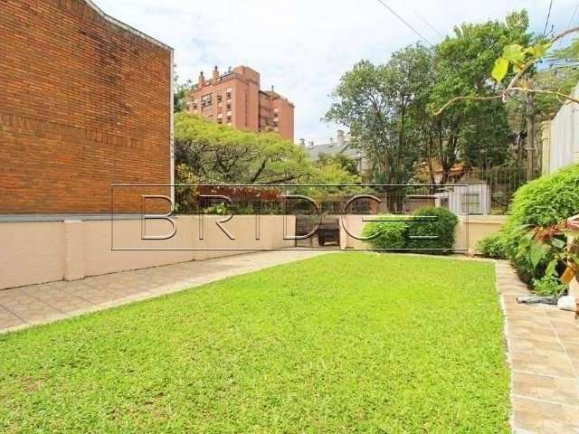 Terreno em condomínio fechado à venda na Rua Professor Ulisses Cabral, 1142, Chácara das Pedras, Porto Alegre por R$ 850.000