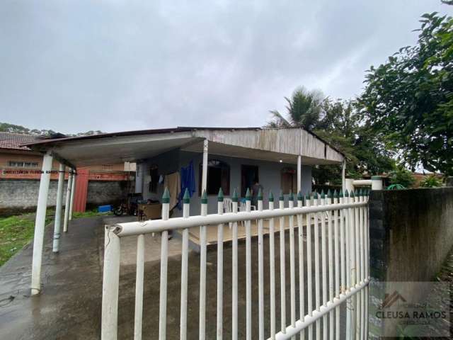 Casa sozinha no terreno para Venda no bairro Nereidas, localizado na cidade de Guaratuba / PR.