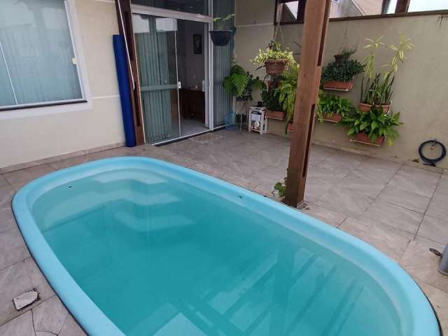 Excelente casa com piscina para locação diária em Guaratuba!