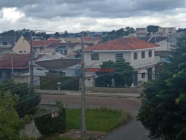 Sobrado com ponto comercial no Cajuru