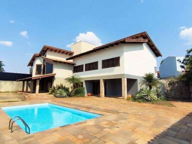 Sobrado com 3 dormitórios à venda, 605 m² por R$ 2.690.000,00 - Bela Suiça - Londrina/PR