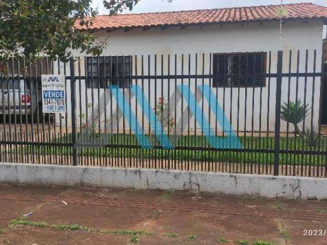 Casa para Venda em Londrina, Itapoã, 3 dormitórios, 1 banheiro, 2 vagas