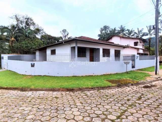 Casa com 3 quartos para alugar no Vorstadt, Blumenau , 197 m2 por R$ 4.500