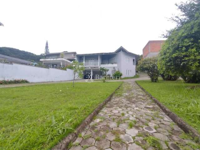 Casa com 4 quartos para alugar no Garcia, Blumenau , 246 m2 por R$ 7.000