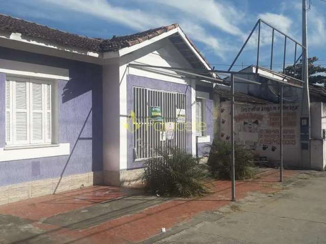 Casa à venda 3 Quartos, 2 Vagas, 347M², Centro, Pindamonhangaba - SP