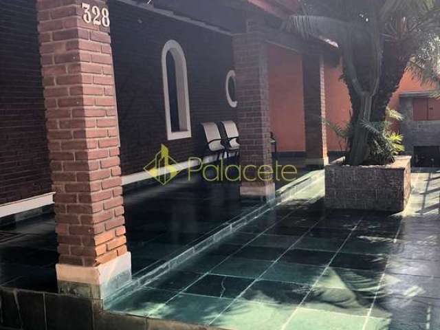 Casa à venda 3 Quartos, 1 Suite, 3 Vagas, 360M², São Benedito, Pindamonhangaba - SP