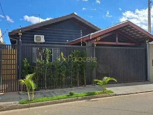 Casa à venda 3 Quartos, 1 Suite, 4 Vagas, 300M², Jardim Oásis, Taubaté - SP