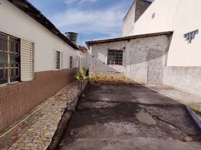 Casa à venda 3 Quartos, 2 Vagas, 250M², Santa Terezinha, Aparecida - SP