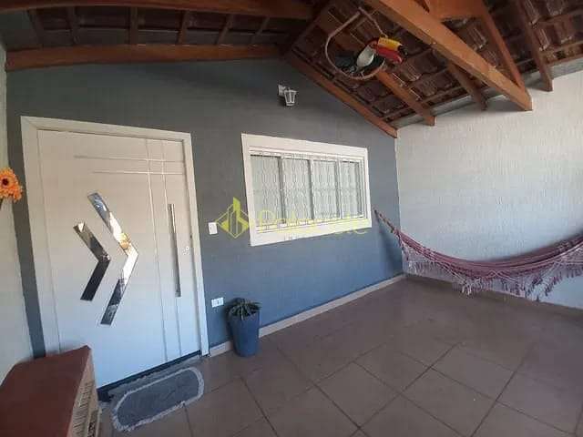 Casa à venda 3 Quartos, 1 Suite, 2 Vagas, 125M², Jardim Hípica Pinheiro, Taubaté - SP