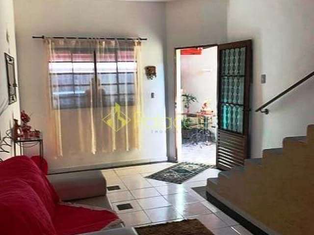 Casa à venda 3 Quartos, 1 Suite, 2 Vagas, 150M², Residencial Mombaça, Pindamonhangaba - SP