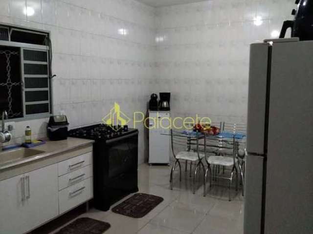 Casa à venda 3 Quartos, 1 Suite, 2 Vagas, 175M², Jardim Eloyna, Pindamonhangaba - SP