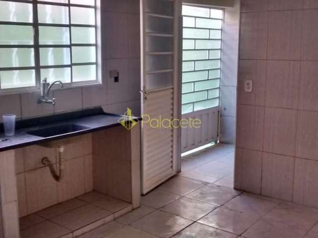 Casa à venda 2 Quartos, 1 Vaga, 5M², Aterrado, Tremembé - SP