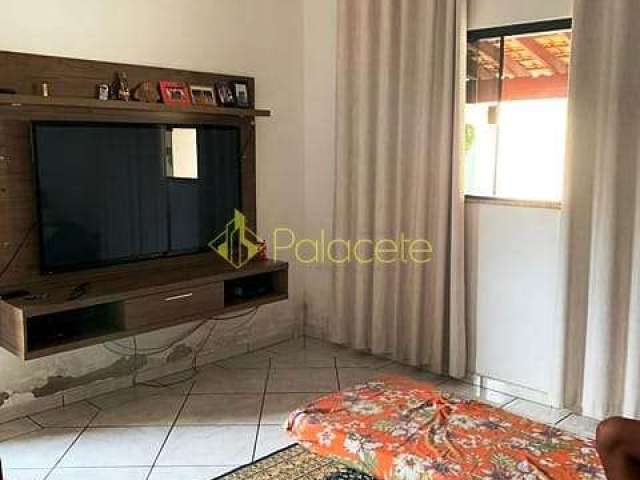 Casa à venda 3 Quartos, 8 Vagas, 300M², Loteamento Residencial Andrade, Pindamonhangaba - SP