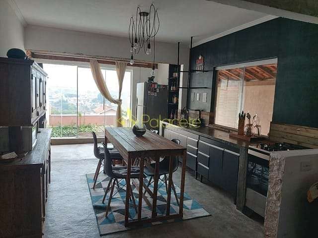 Casa à venda 2 Quartos, 1 Vaga, 210M², Morada dos Nobres, Taubaté - SP