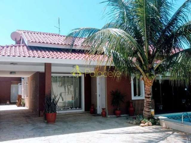 Casa à venda 4 Quartos, 3 Suites, 5 Vagas, 420M², Vila Bourghese, Pindamonhangaba - SP