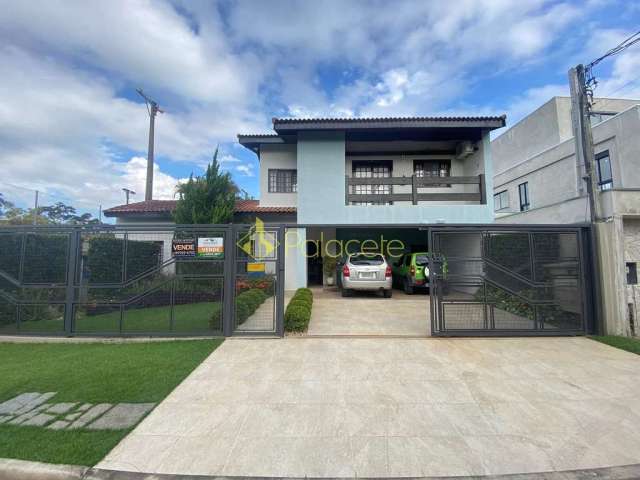 Casa à venda 3 Quartos, 1 Suite, 4 Vagas, 600M², Internacional Park, Guaratinguetá - SP