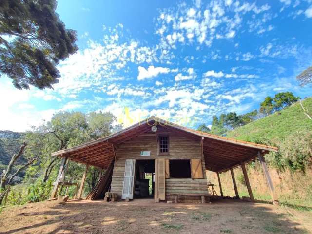 Chácara à venda 2 Quartos, 4 Vagas, 238600M², Bairro dos Macacos, Silveiras - SP