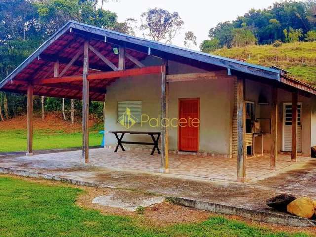 Chácara à venda 1 Quarto, 110000.25M², Água Preta, Pindamonhangaba - SP