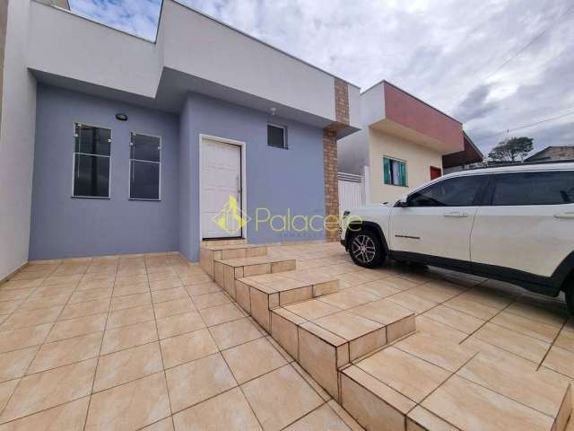 Linda casa térrea com 3 dormitórios, excelente acabamento e amplo quintal no Condomínio Vila Romana