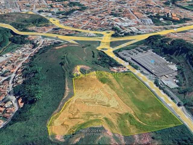 Terreno de 35.710,56 m² em Frente ao Spani Atacado em Guaratinguetá, Ideal para Empreendimentos de