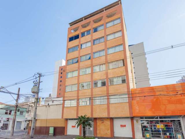 Apartamento com 2 quartos  para alugar, 44.70 m2 por R$2000.00  - Centro - Curitiba/PR