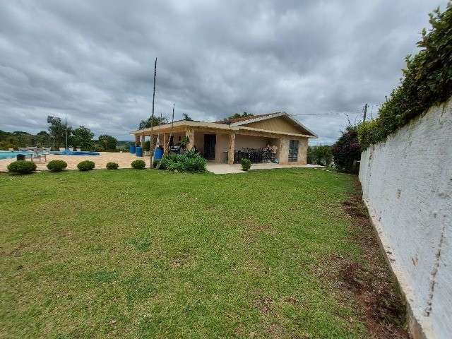 Sítio / Chácara para Venda no bairro Dom Pedro em Campo Magro, 4 quartos sendo 1 suíte, 4 vagas, Sem Mobília, 300 m² de área total, 300 m² privativos,