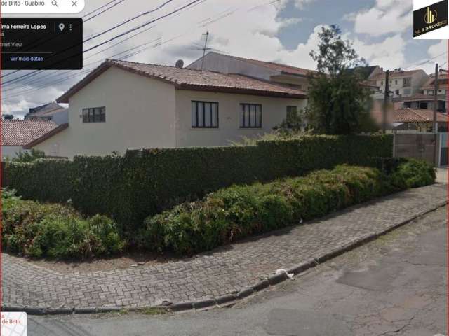 Sobrado para Venda no bairro Guabirotuba em Curitiba, 3 quartos sendo 1 suíte, 2 vagas, Semi-Mobiliado, 267 m² de área total, 267 m² privativos,