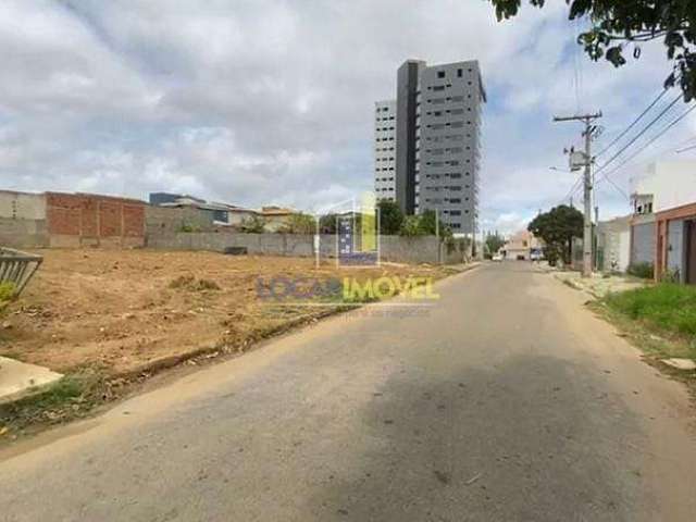 Atenção investidores! Terreno Plano em rua Asfaltada à Venda, em Bairro Candeias, próximo a Av. Olí