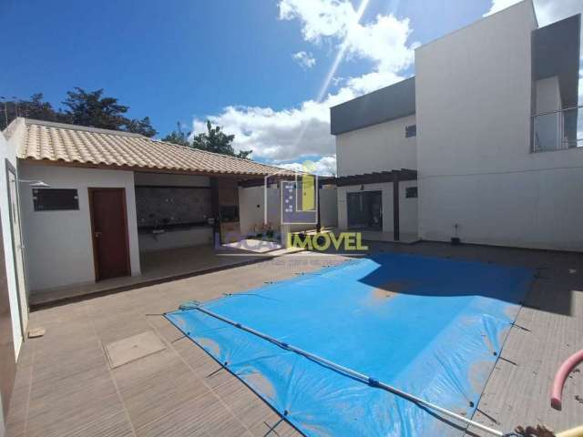 Casa duplex de 3 quartos sendo 2 suítes, piscina, espaço gourmet com churrasqueira depósito e banhe