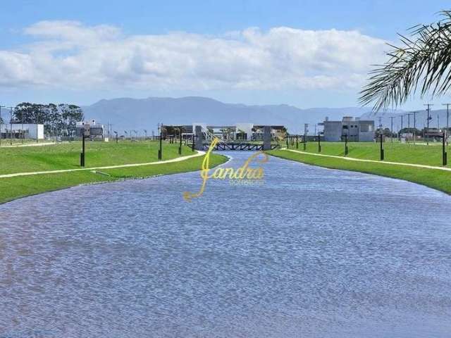 Terreno em condomínio fechado com 399m2