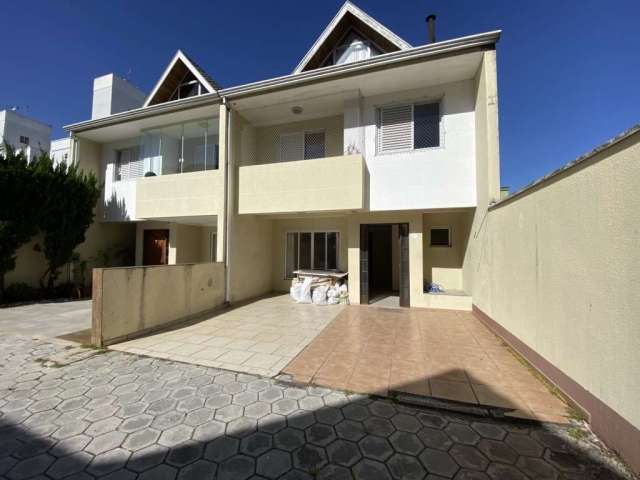 Sobrado com 3 quartos  à venda, 180.00 m2 por R$880000.00  - Portao - Curitiba/PR