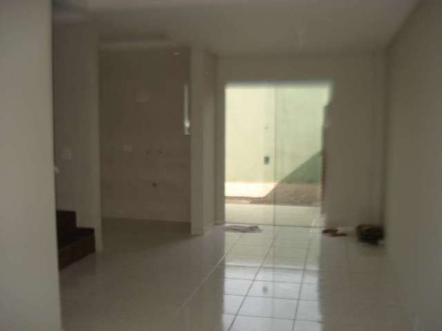 Sobrado com 2 quartos  para alugar, 116.00 m2 por R$2500.00  - Xaxim - Curitiba/PR