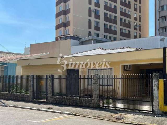 Terreno 260m² e casa à venda, Centro, Itajaí-SC