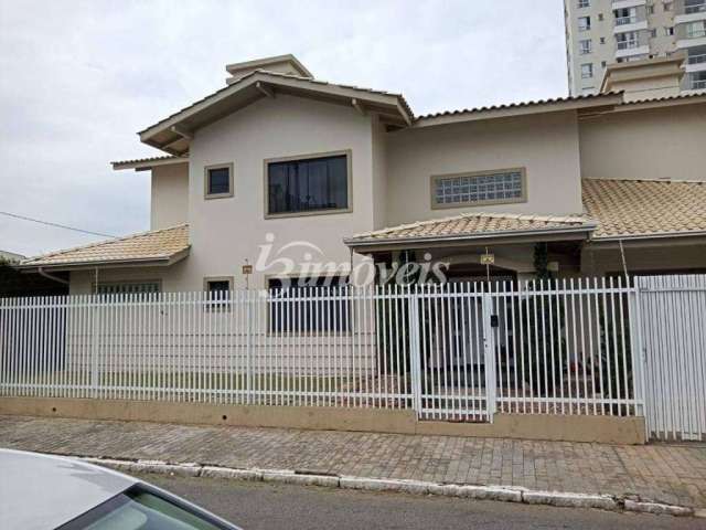 Casa semimobiliada à venda, residencial/comercial, 4 suítes, 4 vagas, Centro, Itajaí-SC