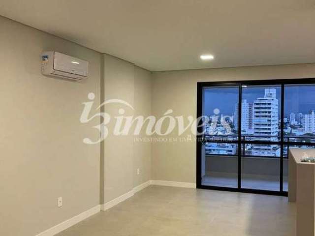 Apartamento para Venda, Semimobiliado, 3 Quartos (sendo 1 Suíte), 02 Vagas, Residencial Essenza, no Centro em Itajaí-SC