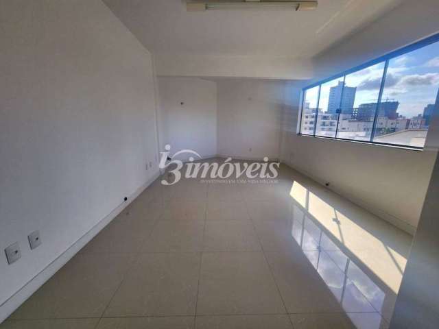 Sala Comercial para Locação Anual, 35m², Valentin Center, no Centro de Itajaí-SC