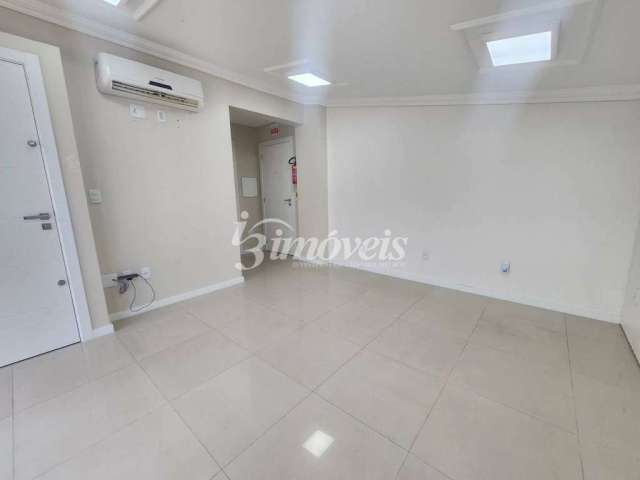 Sala Comercial para Venda ou Locação Anual, 55m², 01 Vaga de Garagem, Residencial Royal Park, no bairro Fazenda em Itajaí-SC