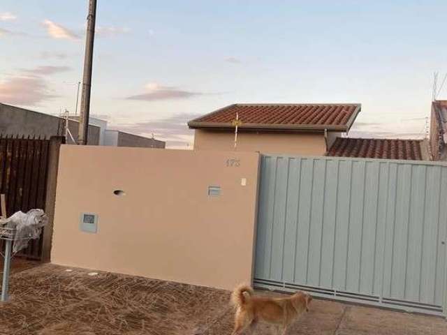 Linda casa à venda reformada em Leme, Sp